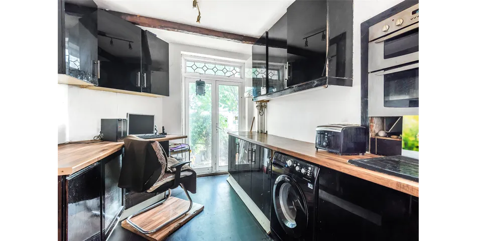 2 Stonegate Court, Buck Lane, KINGSBURY, NW9 0AL