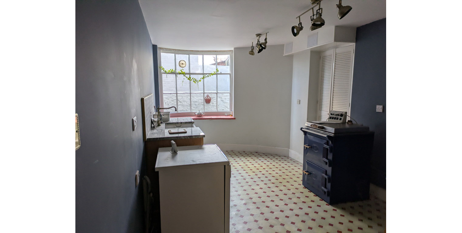 Flat 1, Byron Court, 19 The Beacon, Exmouth, Devon, EX8 2AF