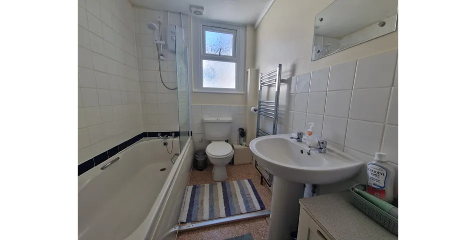Flat 4, 20 Alexandra Terrace, Exmouth, EX8 1BD