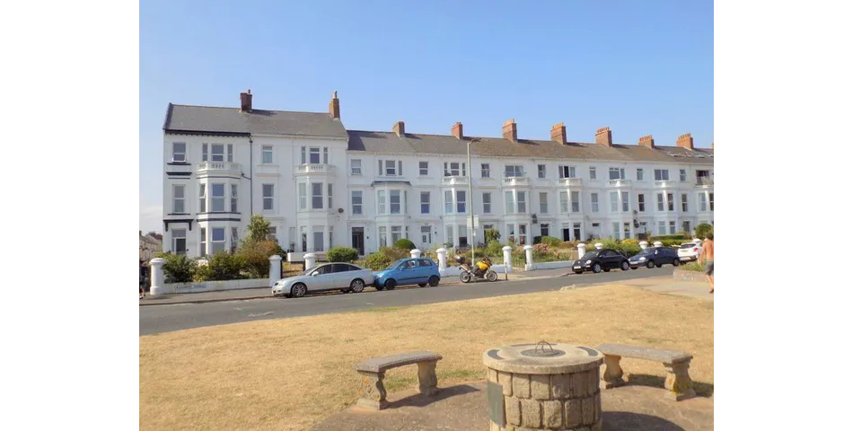 Flat 4, 20 Alexandra Terrace, Exmouth, EX8 1BD